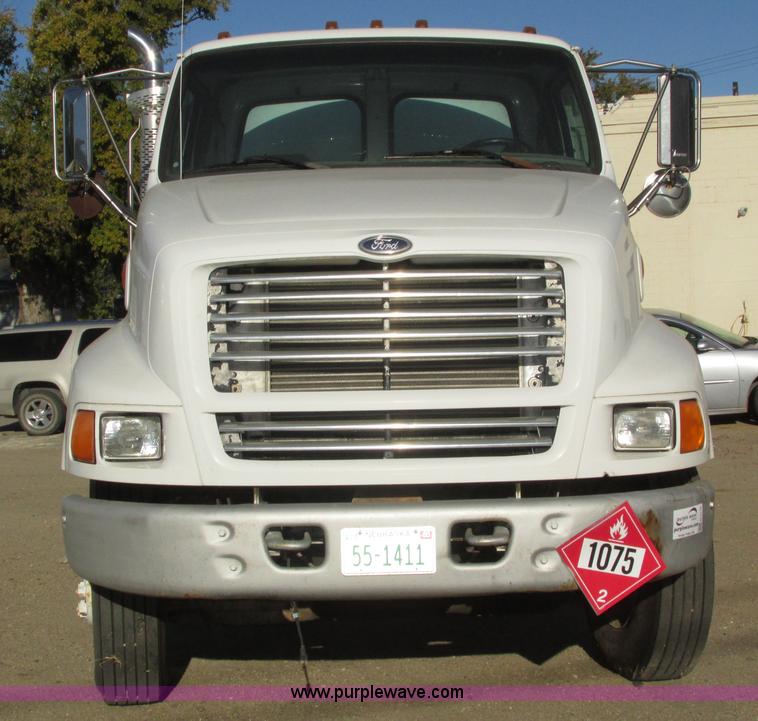 image for item H1119 1998 Ford L8513 Louisville 113 propane delivery truck