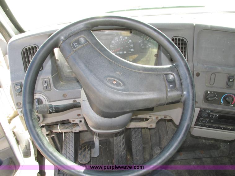 image for item H1119 1998 Ford L8513 Louisville 113 propane delivery truck