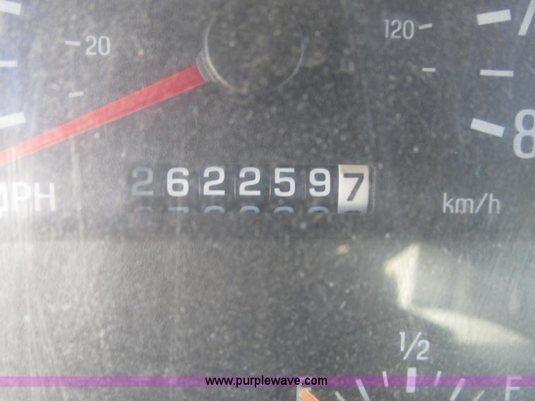 image for item H1119 1998 Ford L8513 Louisville 113 propane delivery truck