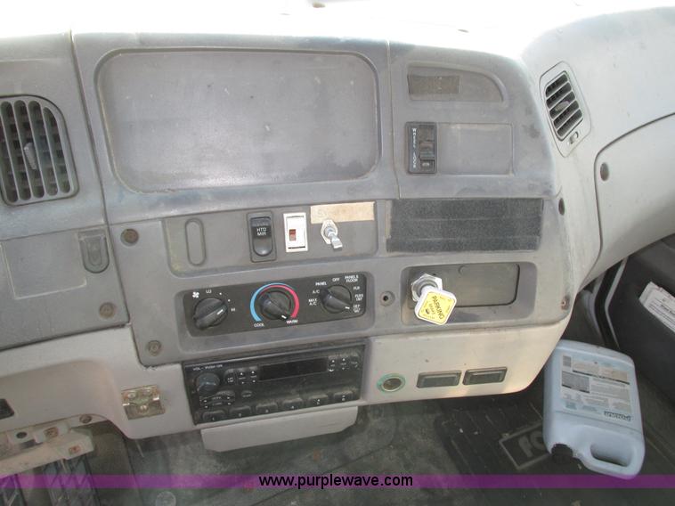 image for item H1119 1998 Ford L8513 Louisville 113 propane delivery truck