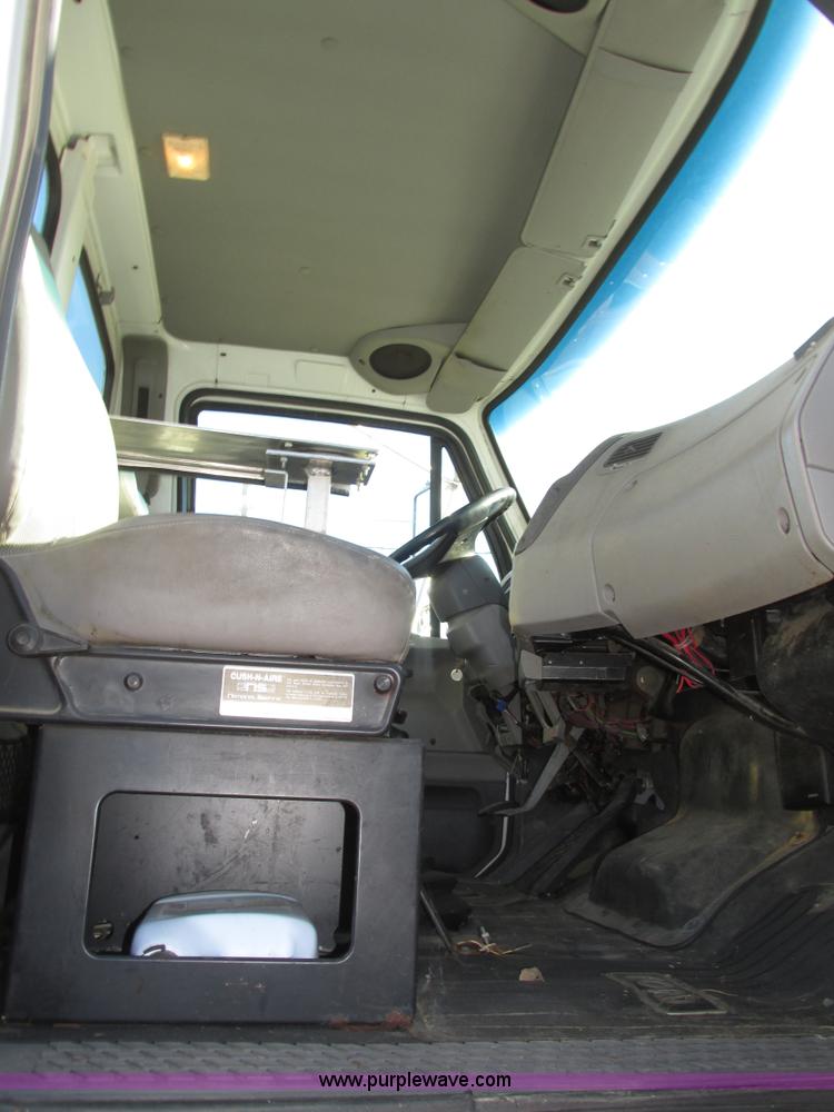 image for item H1119 1998 Ford L8513 Louisville 113 propane delivery truck