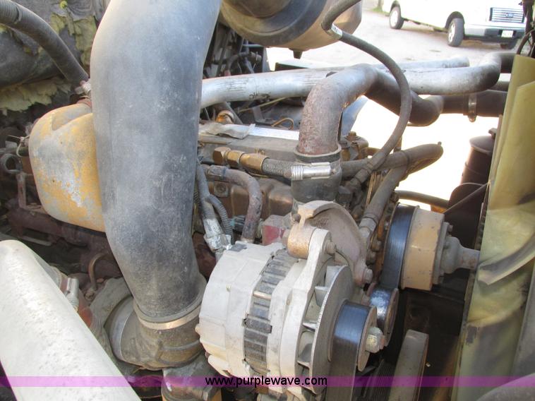 image for item H1119 1998 Ford L8513 Louisville 113 propane delivery truck