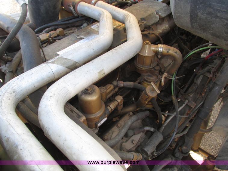 image for item H1119 1998 Ford L8513 Louisville 113 propane delivery truck