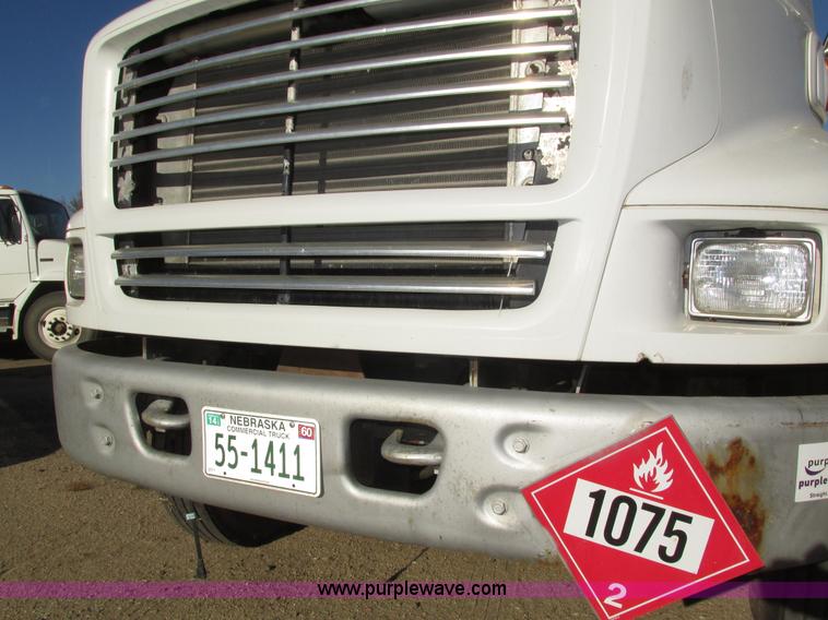 image for item H1119 1998 Ford L8513 Louisville 113 propane delivery truck