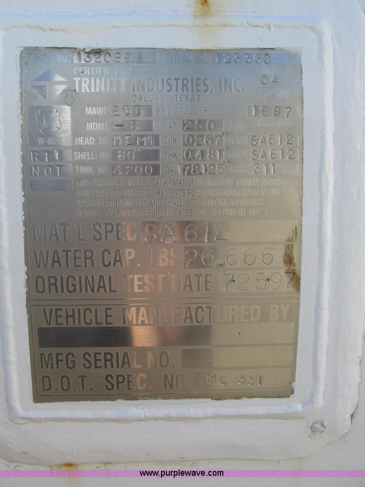 image for item H1119 1998 Ford L8513 Louisville 113 propane delivery truck