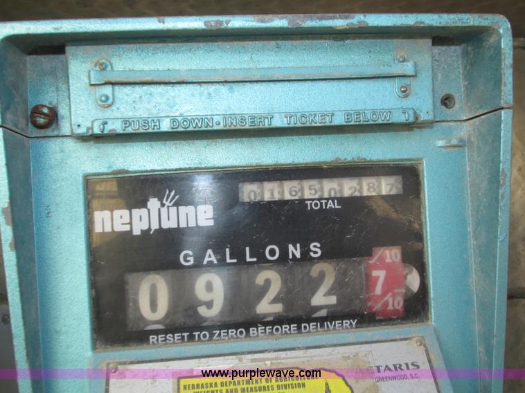 image for item H1119 1998 Ford L8513 Louisville 113 propane delivery truck