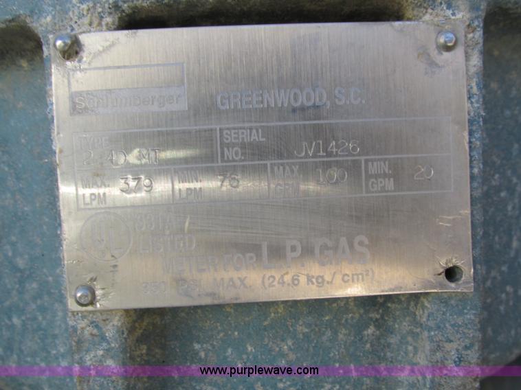 image for item H1119 1998 Ford L8513 Louisville 113 propane delivery truck