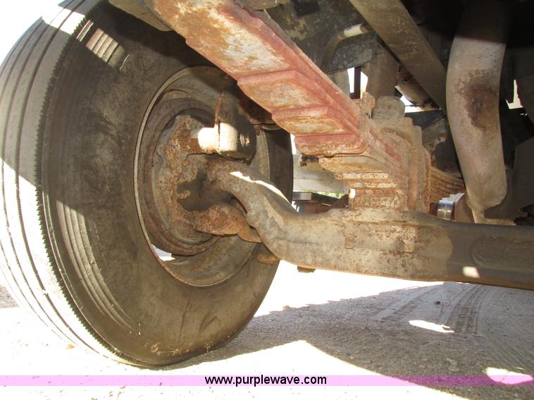 image for item H1119 1998 Ford L8513 Louisville 113 propane delivery truck