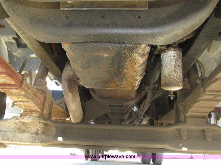 image for item H1119 1998 Ford L8513 Louisville 113 propane delivery truck