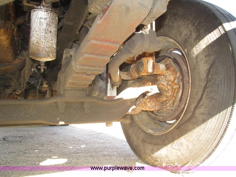 image for item H1119 1998 Ford L8513 Louisville 113 propane delivery truck