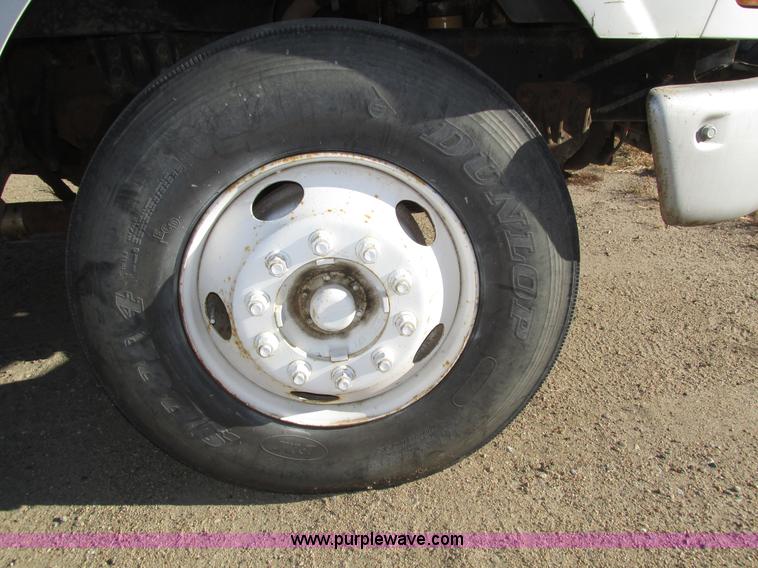 image for item H1119 1998 Ford L8513 Louisville 113 propane delivery truck