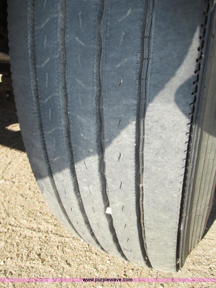 image for item H1119 1998 Ford L8513 Louisville 113 propane delivery truck