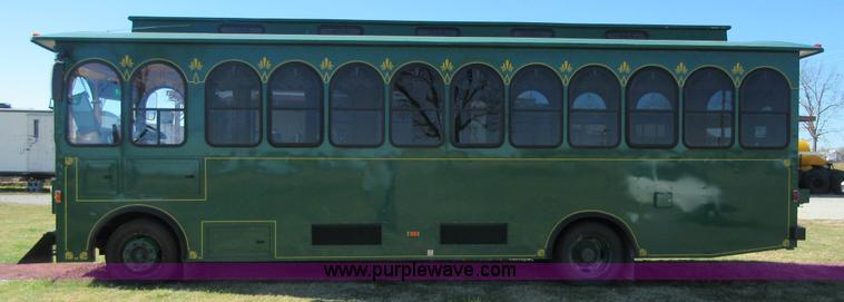 image for item I1853 2007 Freightliner MB55 Supreme Classic trolley
