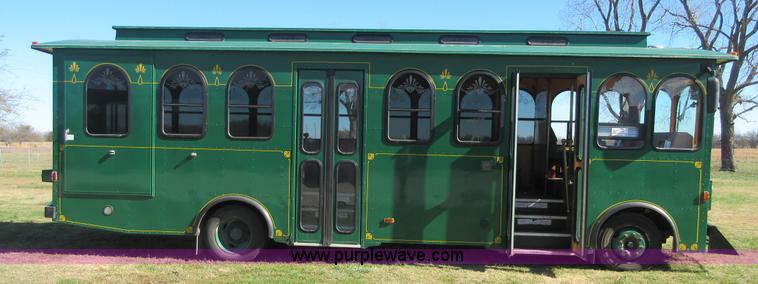 image for item I1853 2007 Freightliner MB55 Supreme Classic trolley