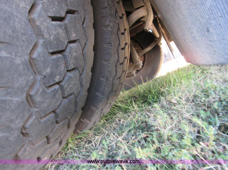 image for item I1853 2007 Freightliner MB55 Supreme Classic trolley