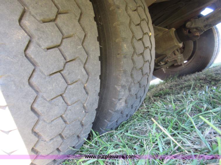 image for item I1853 2007 Freightliner MB55 Supreme Classic trolley