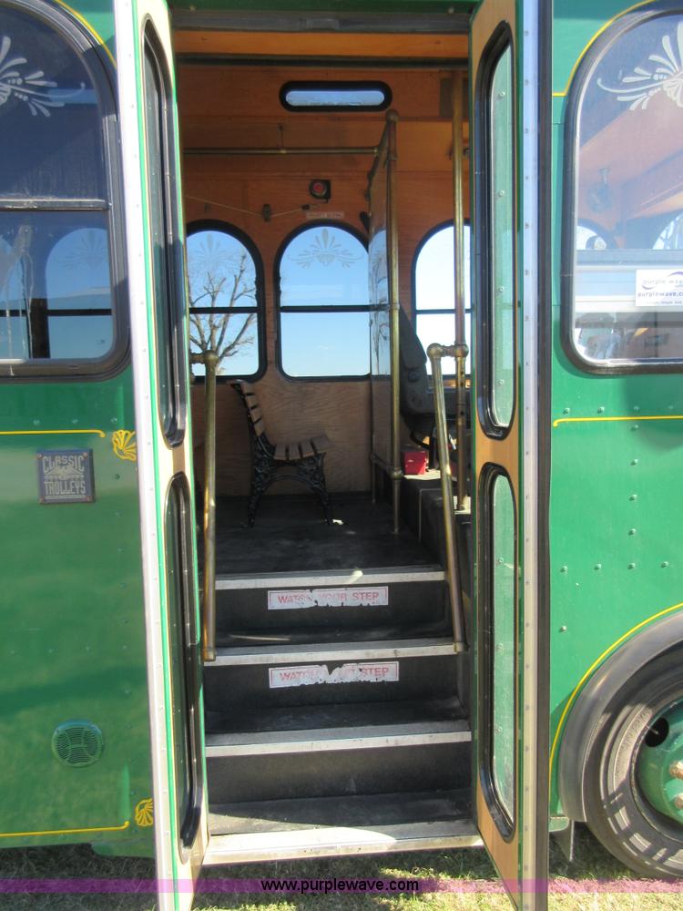 image for item I1853 2007 Freightliner MB55 Supreme Classic trolley