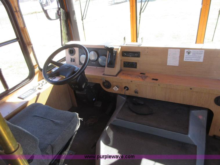 image for item I1853 2007 Freightliner MB55 Supreme Classic trolley