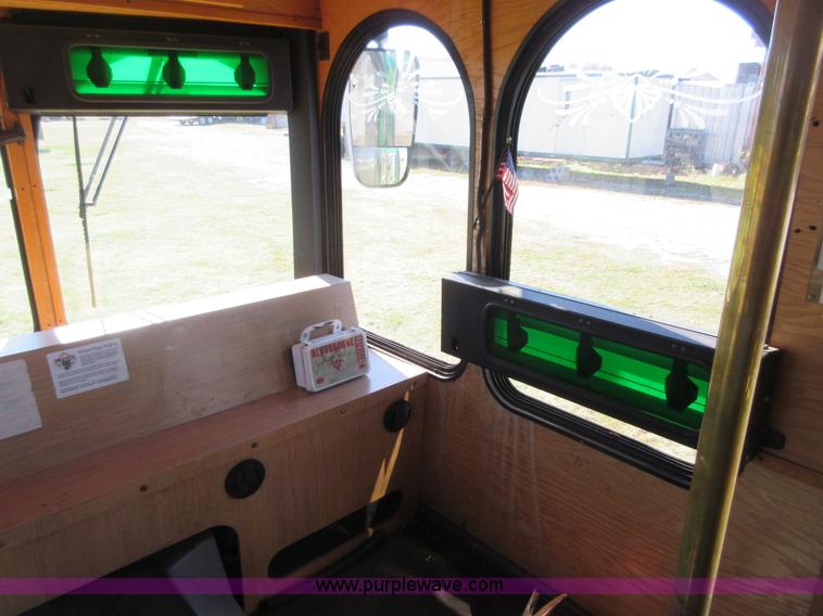 image for item I1853 2007 Freightliner MB55 Supreme Classic trolley