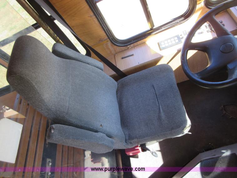 image for item I1853 2007 Freightliner MB55 Supreme Classic trolley