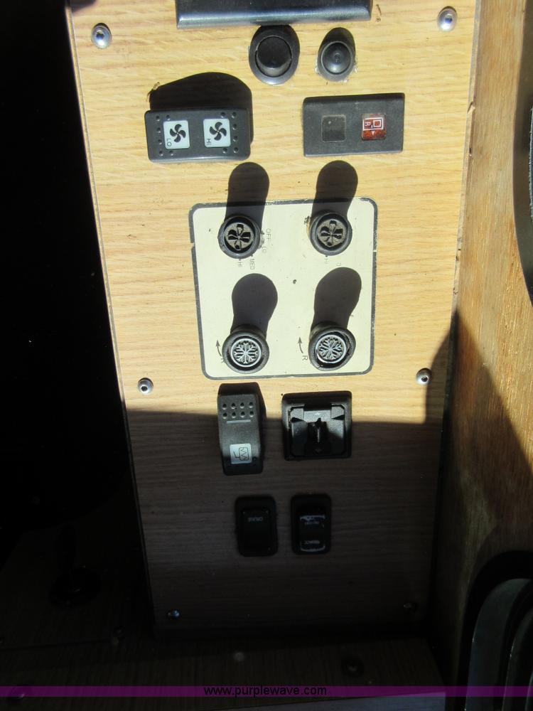 image for item I1853 2007 Freightliner MB55 Supreme Classic trolley