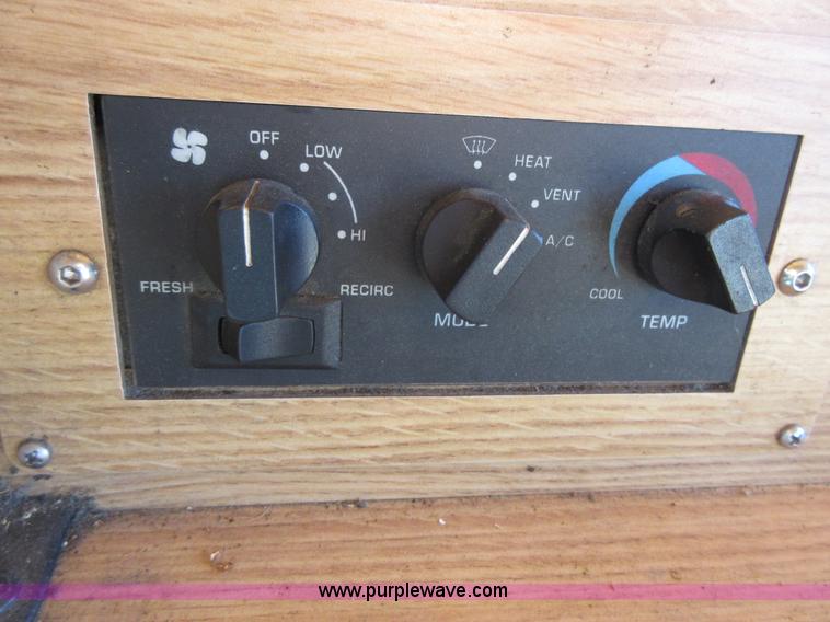 image for item I1853 2007 Freightliner MB55 Supreme Classic trolley