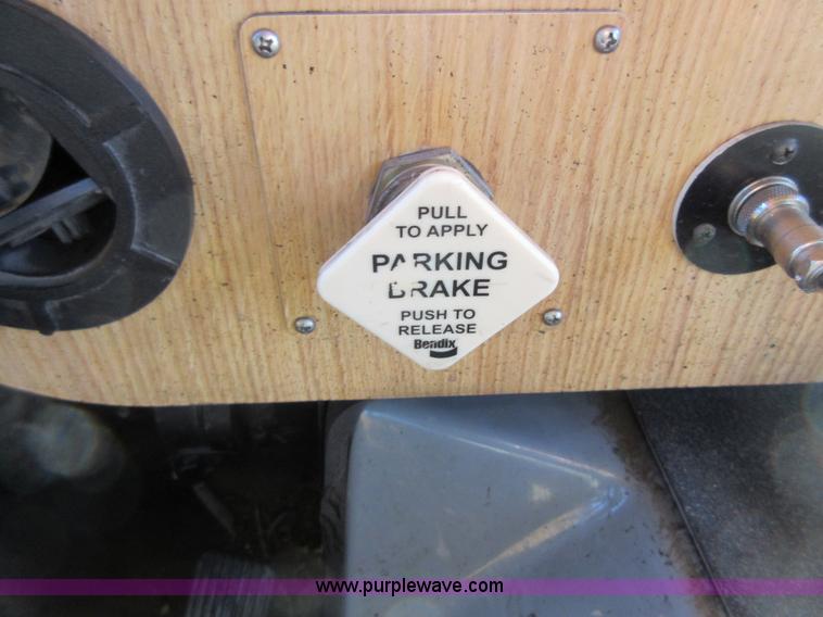 image for item I1853 2007 Freightliner MB55 Supreme Classic trolley