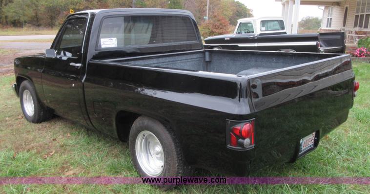 image for item I1888 1986 Chevrolet C10 pickup truck