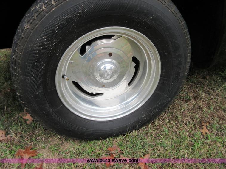 image for item I1888 1986 Chevrolet C10 pickup truck