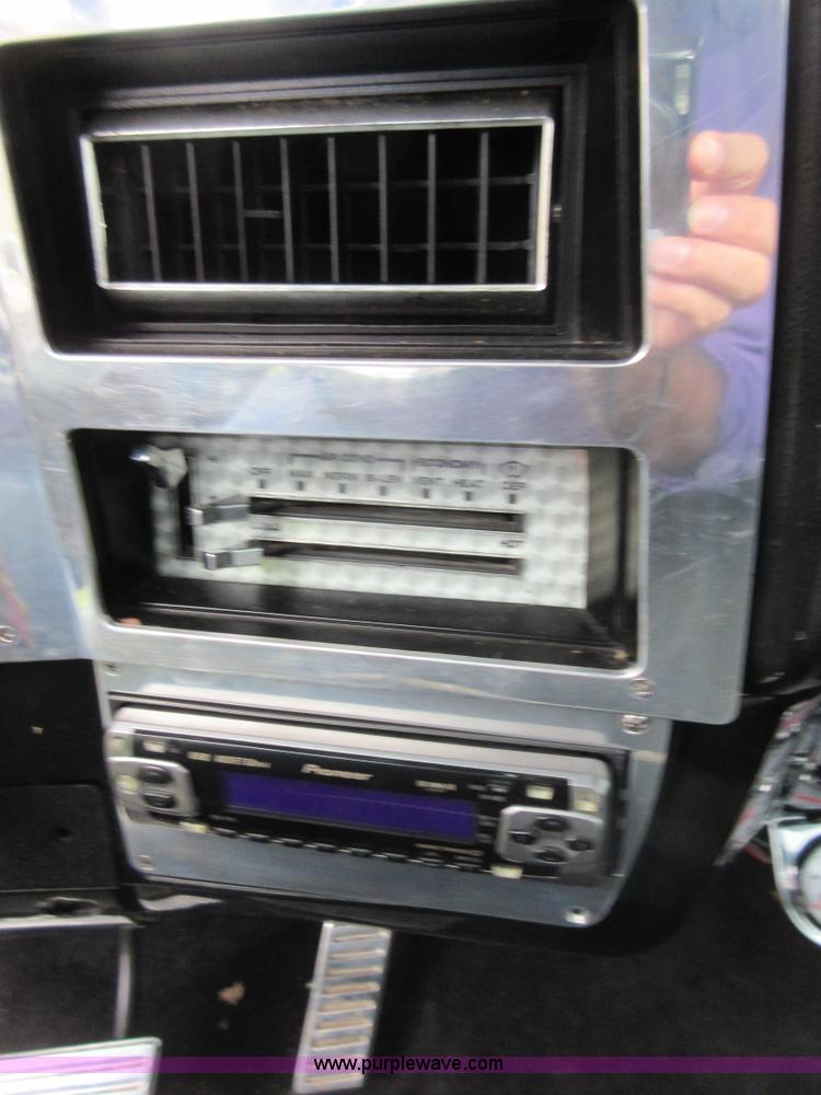 image for item I1888 1986 Chevrolet C10 pickup truck