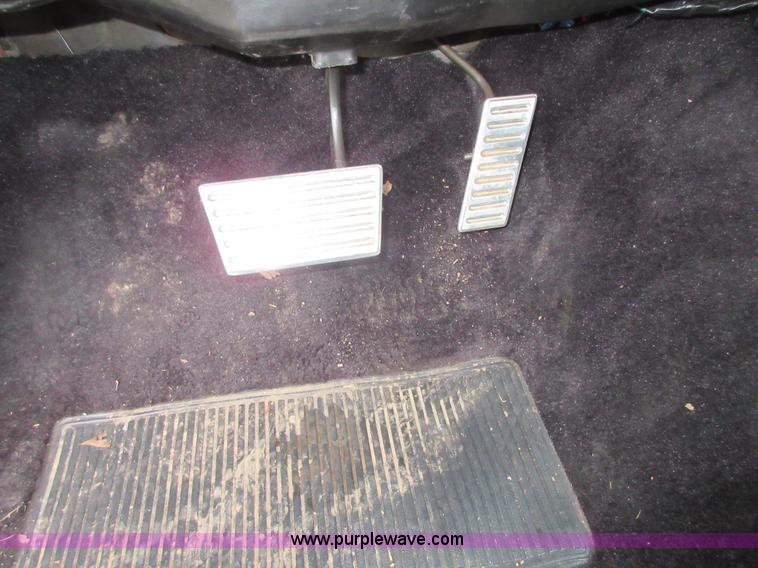 image for item I1888 1986 Chevrolet C10 pickup truck