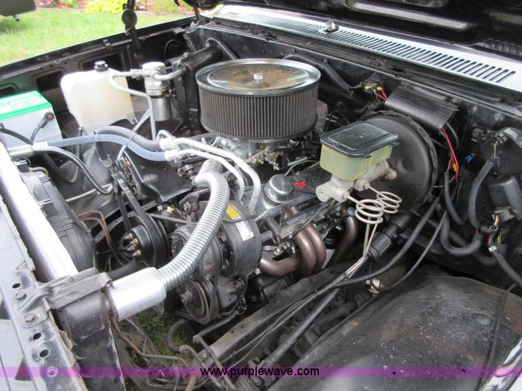 image for item I1888 1986 Chevrolet C10 pickup truck