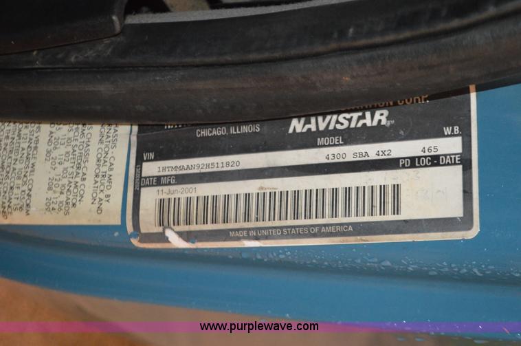 image for item I6271 2002 International 4300 propane delivery truck