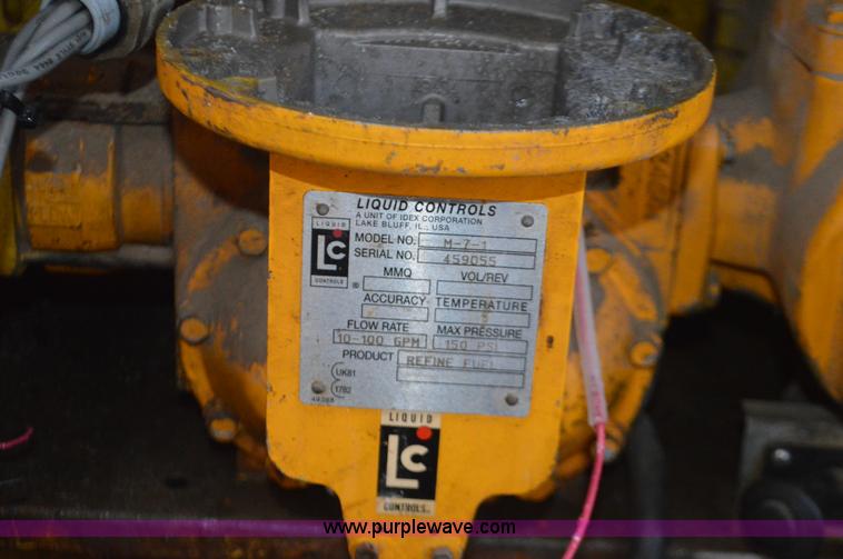 image for item I6272 2001 International 4900 fuel truck