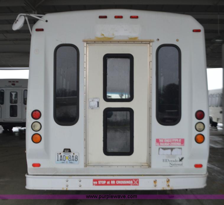 image for item I6273 2002 Ford Econoline E450 bus