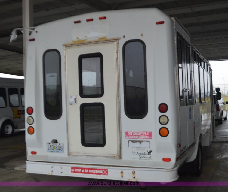 image for item I6273 2002 Ford Econoline E450 bus