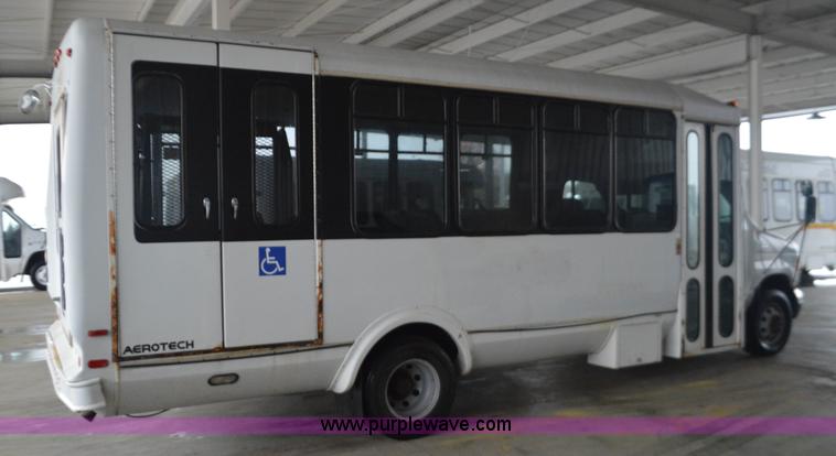 image for item I6273 2002 Ford Econoline E450 bus