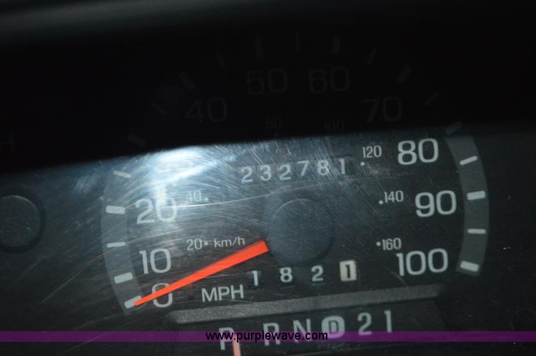 image for item I6273 2002 Ford Econoline E450 bus