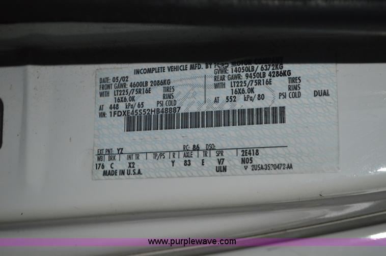 image for item I6273 2002 Ford Econoline E450 bus