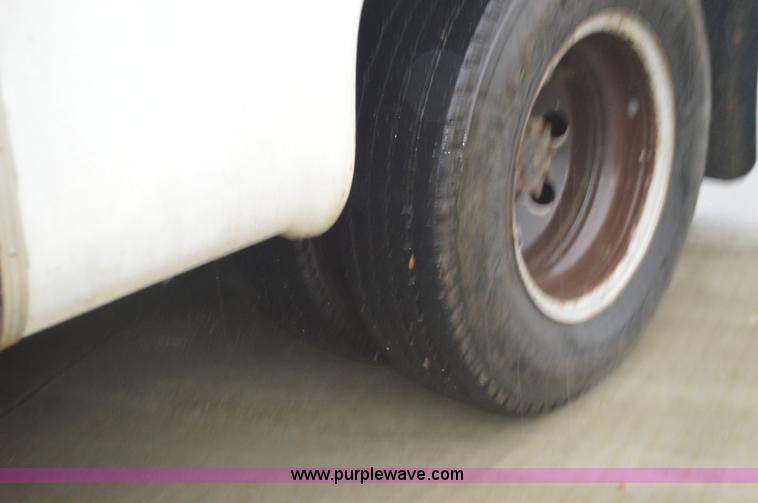 image for item I6275 2001 Ford Econoline E450 bus