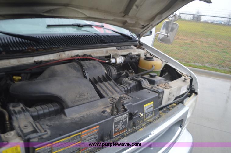 image for item I6275 2001 Ford Econoline E450 bus