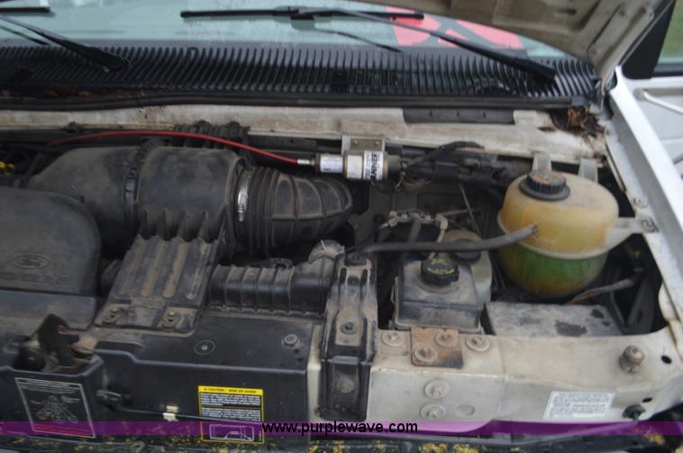 image for item I6275 2001 Ford Econoline E450 bus