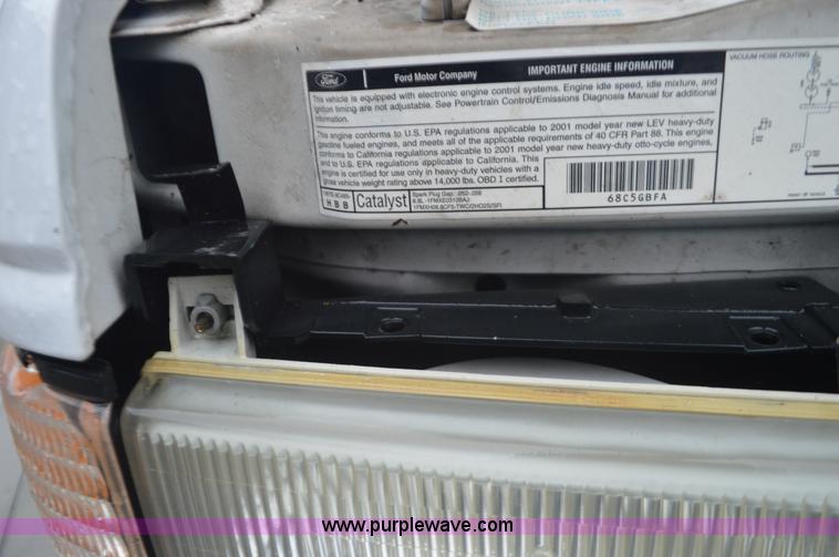 image for item I6275 2001 Ford Econoline E450 bus