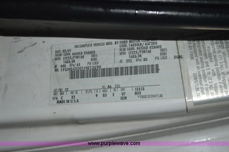 image for item I6275 2001 Ford Econoline E450 bus