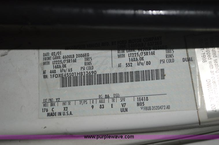 image for item I6275 2001 Ford Econoline E450 bus