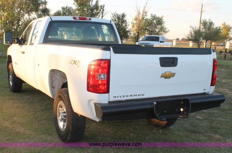 image for item J1395 2008 Chevrolet Silverado 2500 Ext. Cab pickup truck