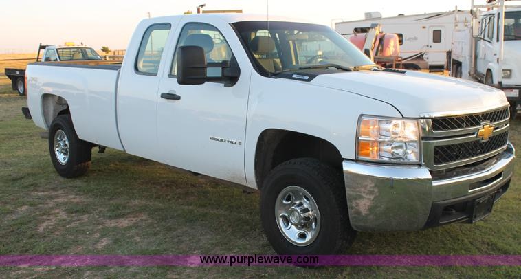 image for item J1395 2008 Chevrolet Silverado 2500 Ext. Cab pickup truck