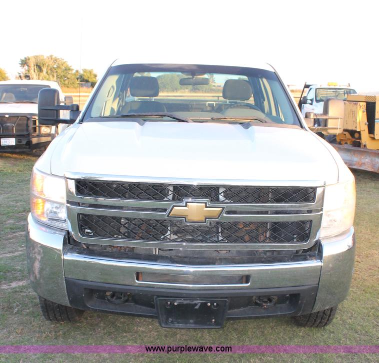 image for item J1395 2008 Chevrolet Silverado 2500 Ext. Cab pickup truck