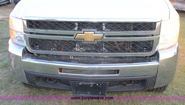 image for item J1395 2008 Chevrolet Silverado 2500 Ext. Cab pickup truck