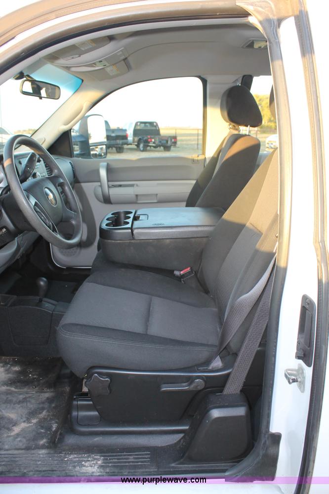 image for item J1395 2008 Chevrolet Silverado 2500 Ext. Cab pickup truck